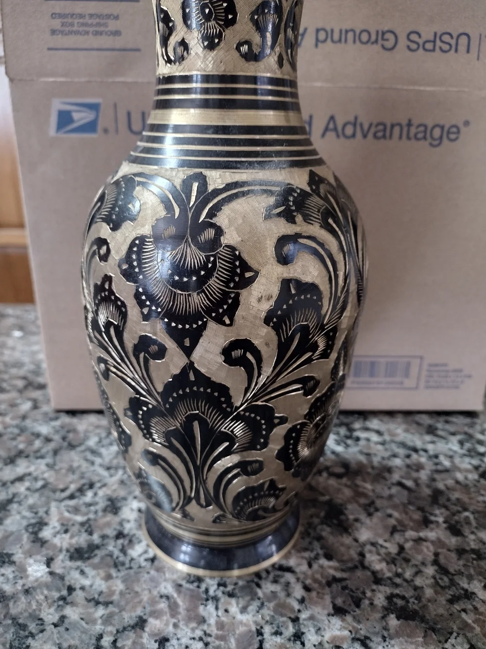 Handcrafted vintage Black and Gold Floral Decorative Vase 11